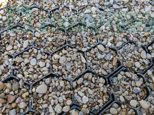 Газонная решетка ГЕО ГАЗОН (черная 5 см)