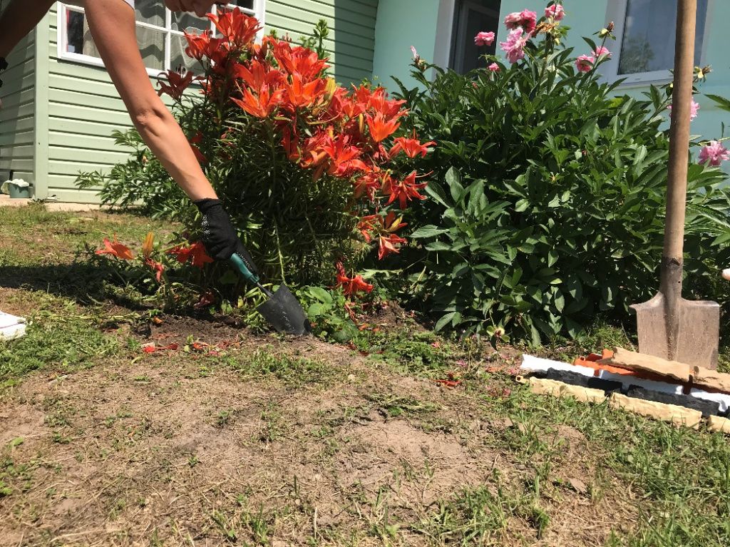 Декоративный бордюр Камешки  Б-75.04.13-ПП 8201-СМ серый мрамор, высота 125 мм, 0,75 м, Стандартпарк