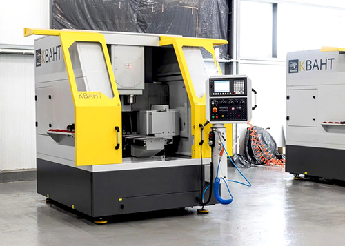 Трехосевой фрезерный центр КВАНТ MG-1