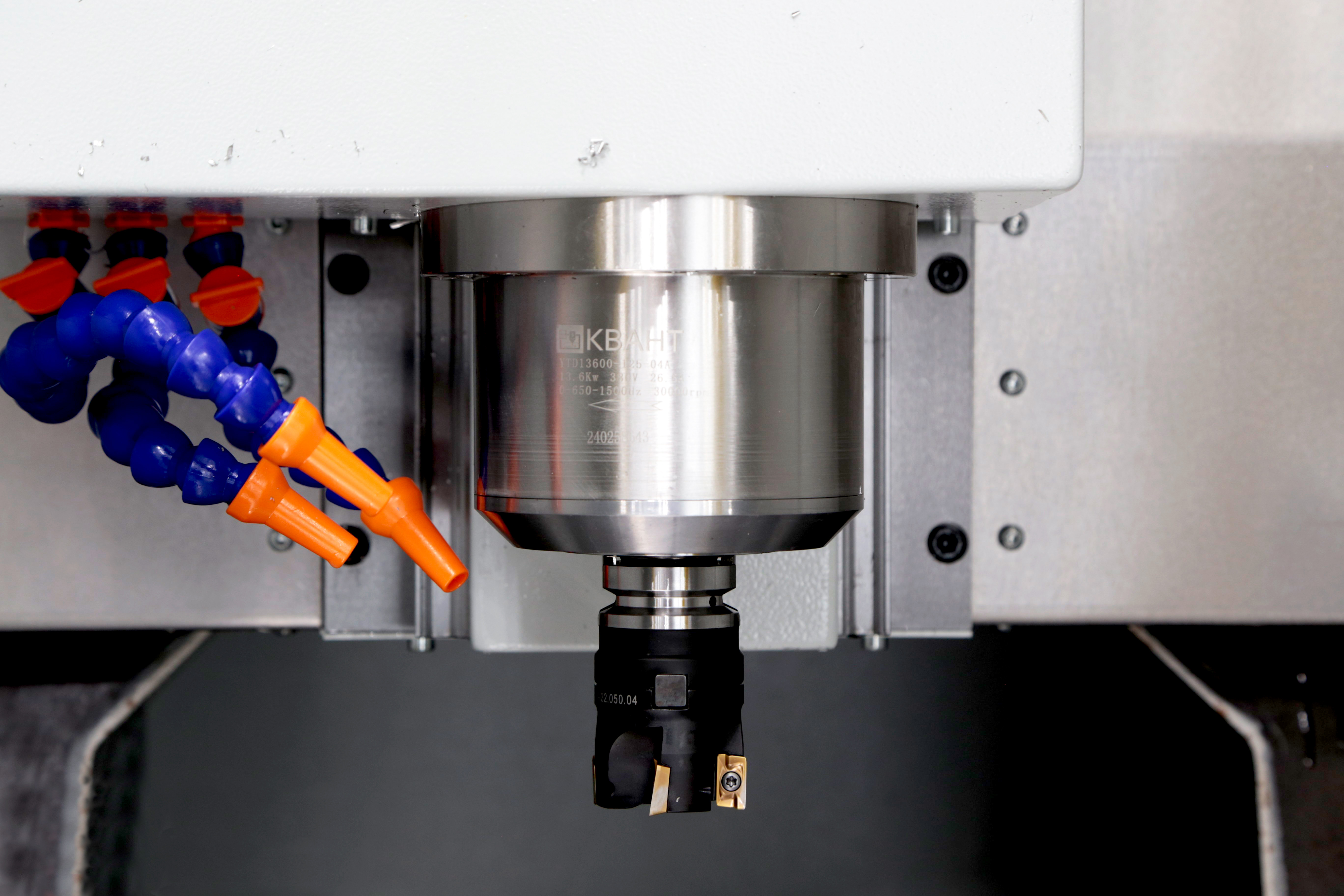 Трехосевой фрезерный центр КВАНТ MV-4