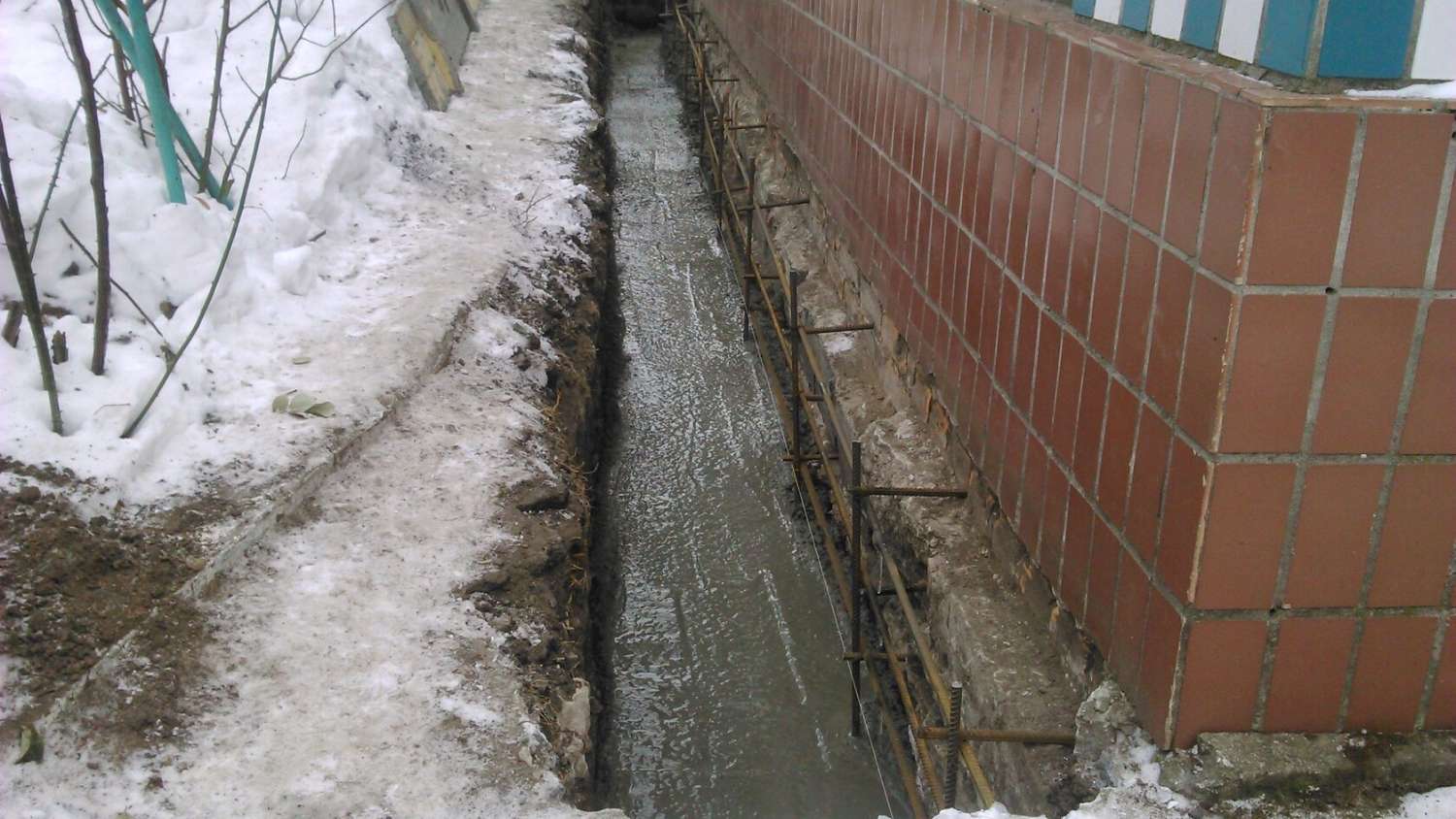 Фундамент на зиму лучше утеплить