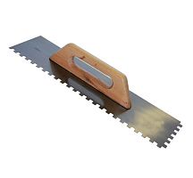 Гладилка зубчатая нержавеющая с деревянной ручкой 130мм х 480мм, зуб 10х10мм